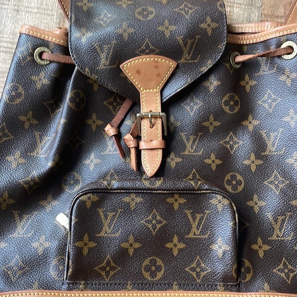 Louis Vuitton back pack - Picture 5 of 6